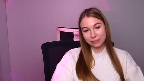 Snapshot of emilia_ilia chatting on 01.29.25 Emilia online show from 01.29.25