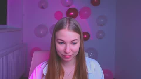 Snapshot of emilia_ilia chatting on 02.14.25 Emilia online show from 02.14.25