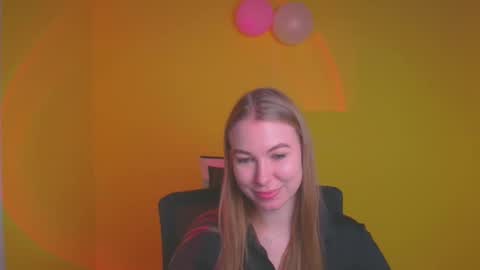 Snapshot of emilia_ilia chatting on 02.20.25 Emilia online show from 02.20.25