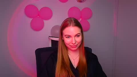 Snapshot of emilia_ilia chatting on 02.24.25 Emilia online show from 02.24.25