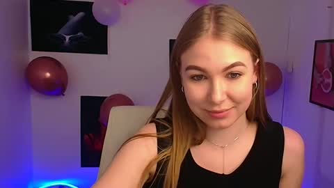 Snapshot of emilia_ilia chatting on 02.25.25 Emilia online show from 02.25.25