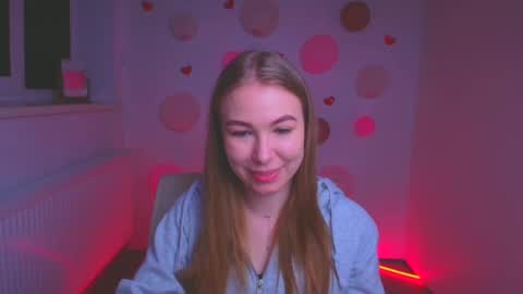 Snapshot of emilia_ilia chatting on 03.04.25 Emilia online show from 03.04.25