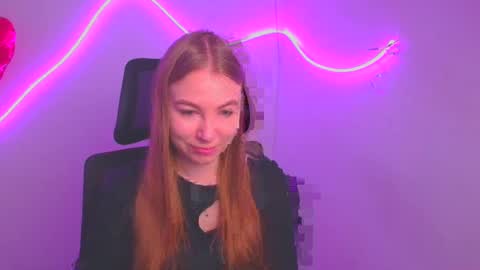 Snapshot of emilia_ilia chatting on 03.09.25 Emilia online show from 03.09.25