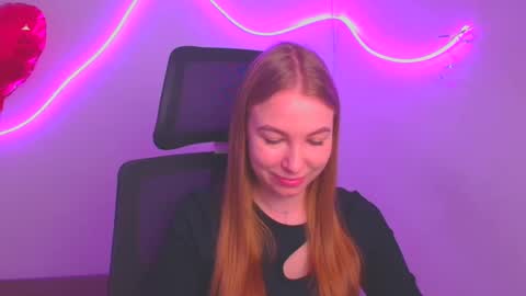 Snapshot of emilia_ilia chatting on 03.09.25 Emilia online show from 03.09.25