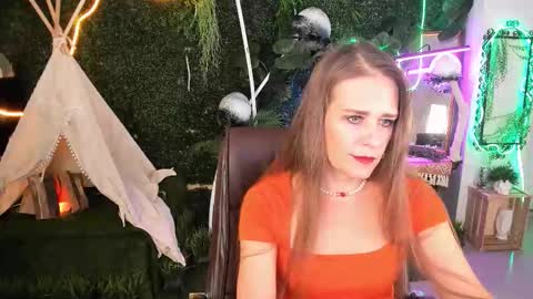 Snapshot of emiliabedy chatting on 09.24.25 Emilia Bedy online show from 09.24.25