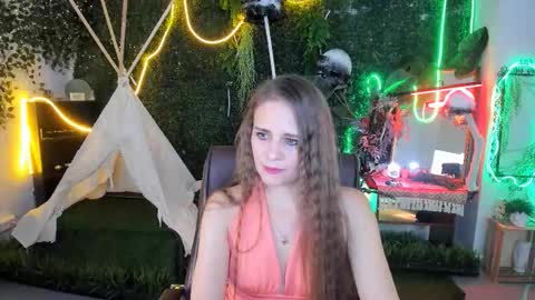 Snapshot of emiliabedy chatting on 10.15.25 Emilia Bedy online show from 10.15.25