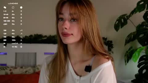 Snapshot of emiliaheather chatting on 07.19.26 Tessa online show from 07.19.26