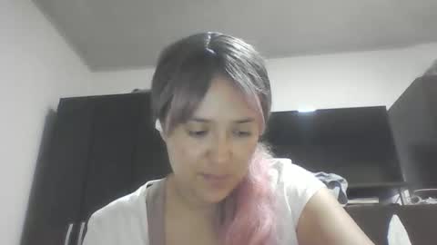 Snapshot of emiliahoney chatting on 12.20.25 emiliahoney online show from 12.20.25