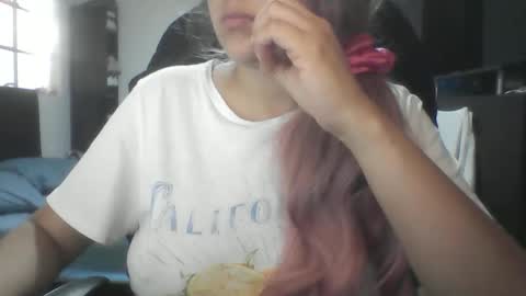 Snapshot of emiliahoney chatting on 02.01.26 emiliahoney online show from 02.01.26
