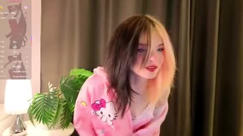 Snapshot of emiliahronick chatting on 07.22.26 Felicia online show from 07.22.26
