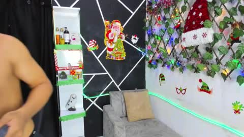 Snapshot of emilicollinss chatting on 12.20.24 EMILI AND GIN online show from 12.20.24