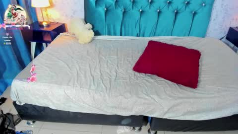 Emilie James online show from 01.09.25