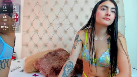 Snapshot of emilieandblake chatting on 12.28.24 emilieandblake online show from 12.28.24