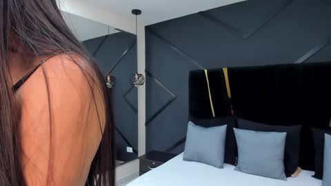 Emillie online show from 12.26.24