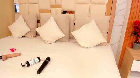 Emillie online show from 02.08.25