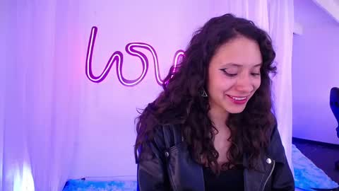 Snapshot of emilirusso chatting on 10.07.25 Emili Russo online show from 10.07.25