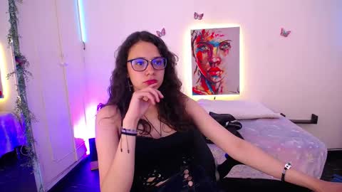Snapshot of emilirusso chatting on 10.14.25 Emili Russo online show from 10.14.25