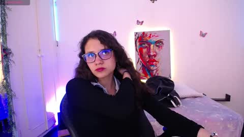 Snapshot of emilirusso chatting on 10.15.25 Emili Russo online show from 10.15.25