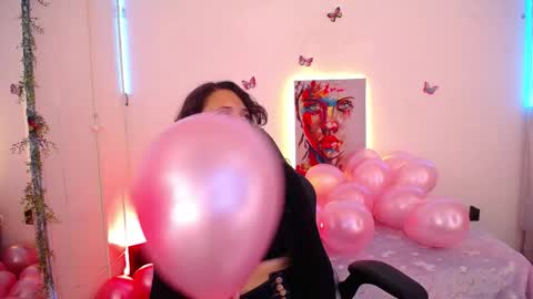 Snapshot of emilirusso chatting on 10.17.25 Emili Russo online show from 10.17.25
