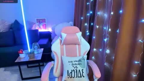 Emiliya online show from 12.15.25