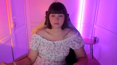 Snapshot of emilli_moon chatting on 07.15.26 Emmi online show from 07.15.26