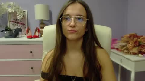Snapshot of emilly_lust99 chatting on 01.11.25 Emilly online show from 01.11.25