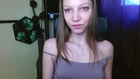 Snapshot of emilly_xkiss chatting on 04.20.26 Emilly online show from 04.20.26
