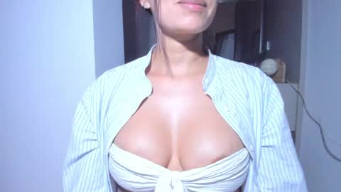 Snapshot of emillyhils1 chatting on 05.07.26 emilly online show from 05.07.26