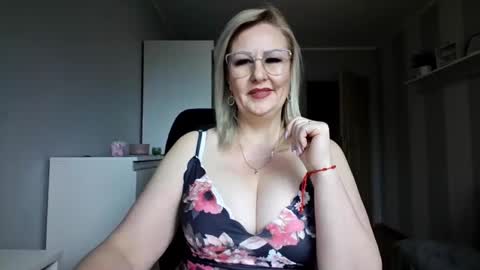 EmillyLove online show from 03.30.26