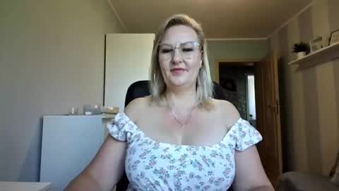 EmillyLove online show from 05.27.26