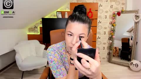 EmillyTaylor online show from 10.27.25