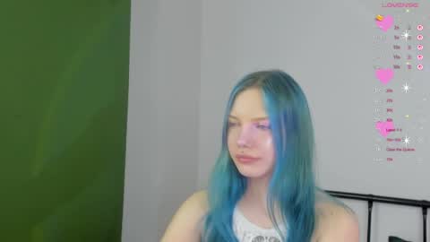 Snapshot of emily__hamilton chatting on 06.05.26 Emily online show from 06.05.26