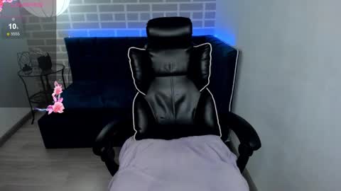 Emily 3 online show from 01.19.25