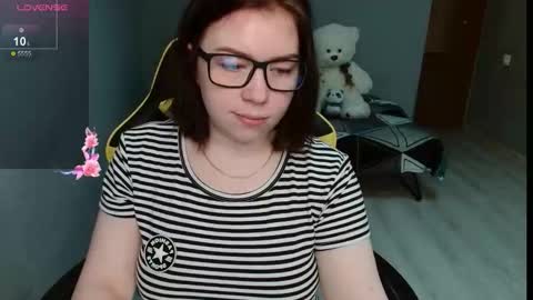 Emily 3 online show from 10.06.25