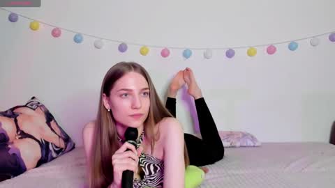 emily_and_ilumi online show from 12.27.24