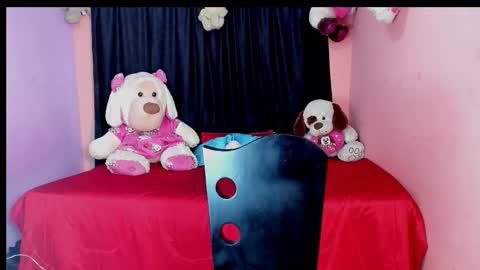 Snapshot of emily_bunny7 chatting on 11.07.25 emily_bunny7 online show from 11.07.25