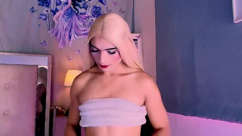 Snapshot of emily_castillo1_ chatting on 06.07.26 emily_castillo1_ online show from 06.07.26