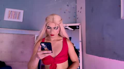 Snapshot of emily_castillo1_ chatting on 07.12.26 emily_castillo1_ online show from 07.12.26