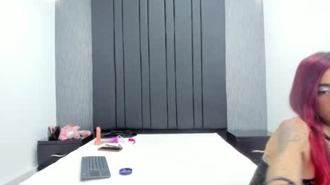 Snapshot of emily_collins69 chatting on 06.05.26 Emily online show from 06.05.26