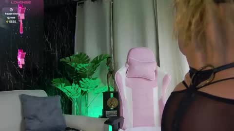 Emily foxx01 online show from 11.28.25