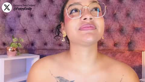 Snapshot of emily_foxyy chatting on 05.19.26 Emily online show from 05.19.26