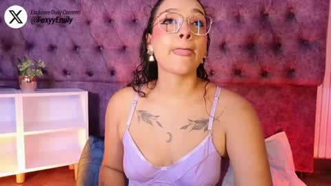 Snapshot of emily_foxyy chatting on 05.19.26 Emily online show from 05.19.26