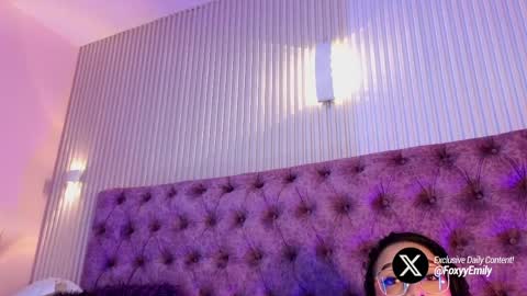Snapshot of emily_foxyy chatting on 05.25.26 Emily online show from 05.25.26