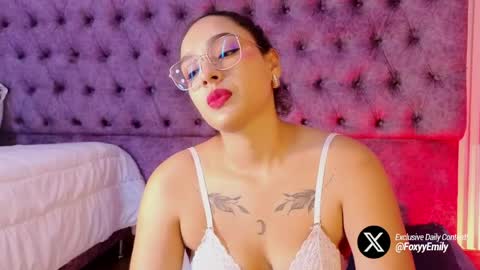 Snapshot of emily_foxyy chatting on 05.28.26 Emily online show from 05.28.26