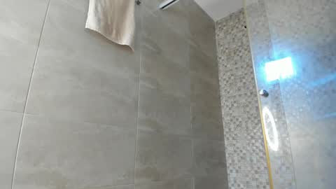 emily_gaviria1 online show from 04.15.26