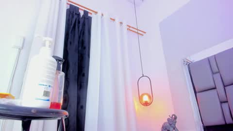 Emi  online show from 02.25.25