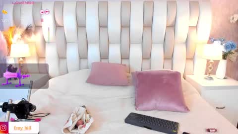 EMILY   Monday 5-2 am From Tuesday to Friday5-1 am Colombia time online show from 01.30.25