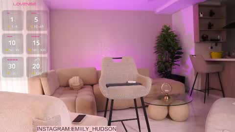 Snapshot of emily_huddson_ chatting on 07.18.26 independet model online show from 07.18.26