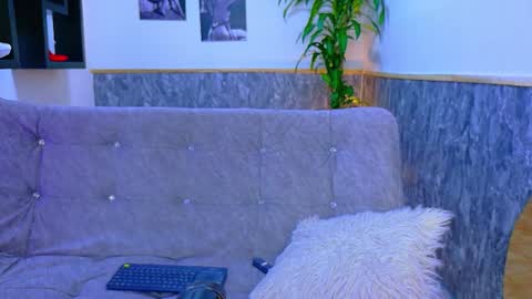 Emily online show from 10.06.25