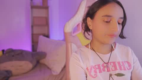Snapshot of emily_jonexs_ chatting on 06.09.26 mily online show from 06.09.26